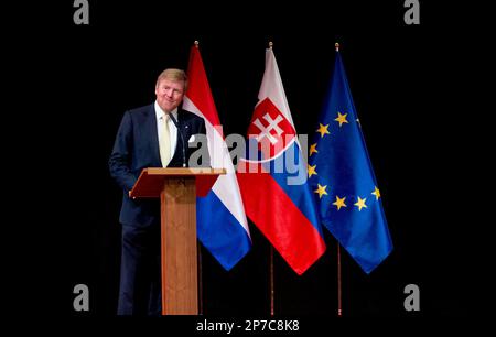 König Willem-Alexander der Niederlande in Bratislava am 08. März 2023, um an einem Wirtschaftsforum anlässlich des 2. Eines 3-tägigen Staatsbesuchs in der Slowakei teilzunehmen Foto: Albert Nieboer/Netherlands OUT/Point de Vue OUT Stockfoto