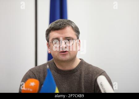 Lemberg, Ukraine 3. märz 2023. Der ukrainische Außenminister Dmytro Kuleba während des Pressevorhabens auf der Grundlage der Ergebnisse des trilateralen Treffens der Außenminister der Ukraine, Estlands und der Niederlande. Stockfoto