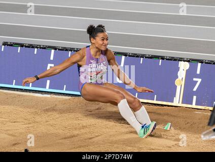 Jazmin Sawyers aus Großbritannien und NI treten im Langsprung-Finale der Frauen bei der Europameisterschaft der Leichtathletik in der Ataköy Athletics Arena an Stockfoto