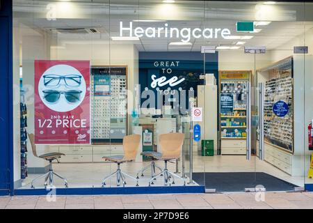 Boots Opticians und Hearingcare Shop in Crewe Cheshire, Großbritannien Stockfoto