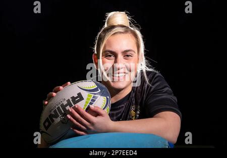 York Valkyrie's Sinead Peach vor einem Training im York St John University Sports Park, York. Ende letzten Jahres wog Sinead Peach viel Kummer bei der Weltmeisterschaft, aber die Star der York Valkyrie hat sich schnell darauf konzentriert, an der Spitze und im Mittelpunkt einer neuen, mutigen Ära der Frauen-Rugby-Liga zu stehen. Bilddatum: Mittwoch, 1. März 2023. Stockfoto