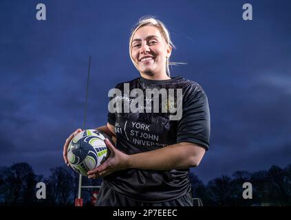 York Valkyrie's Sinead Peach vor einem Training im York St John University Sports Park, York. Ende letzten Jahres wog Sinead Peach viel Kummer bei der Weltmeisterschaft, aber die Star der York Valkyrie hat sich schnell darauf konzentriert, an der Spitze und im Mittelpunkt einer neuen, mutigen Ära der Frauen-Rugby-Liga zu stehen. Bilddatum: Mittwoch, 1. März 2023. Stockfoto