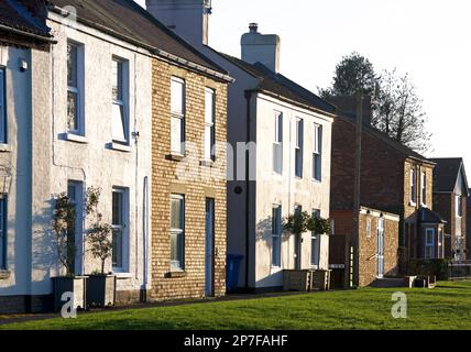Reihenhäuser im Dorf Rawcliffe, East Riding of Yorkshire, England, Großbritannien Stockfoto