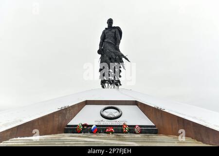 Rschew, Russland - 18. Dezember 2021: Rschew-Gedenkstätte für den sowjetischen Soldaten, gewidmet den Schlachten von Rschew. Stockfoto