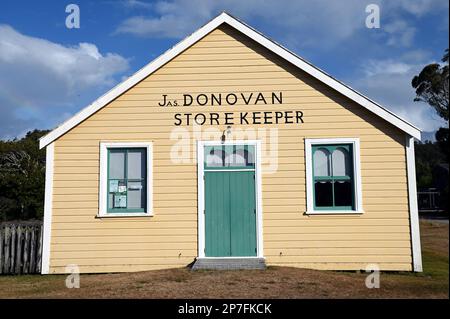 Donovan's Store, Okarito, Westland, Neuseeland, wurde in den 1860er Jahren erbaut und in den 1890er Jahren zu einem General Store umgebaut und dauerte mehr als 60 Jahre als Store. Stockfoto