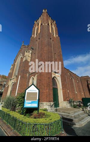 534 Rd. Backsteingebäude der anglikanischen Kirche Saint Matthews an der Ecke Corso und Darley Street, Vorort Manly. Sydney-Australien. Stockfoto