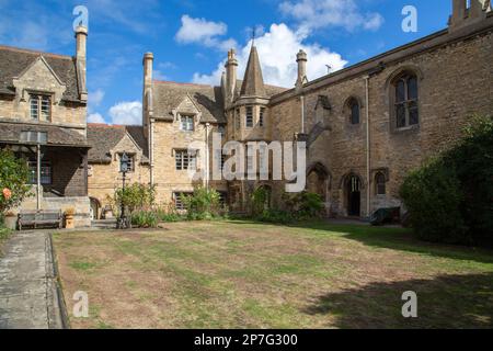 Die Gärten und Alms Häuser des Brownes Krankenhauses. Stamford, Lincolnshire, England. Stockfoto