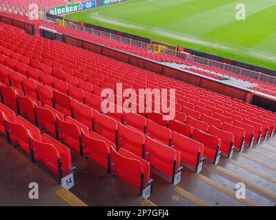 Sitzplätze und Terrassen im Manchester United FC, Old Trafford, Manchester, Großbritannien Stockfoto