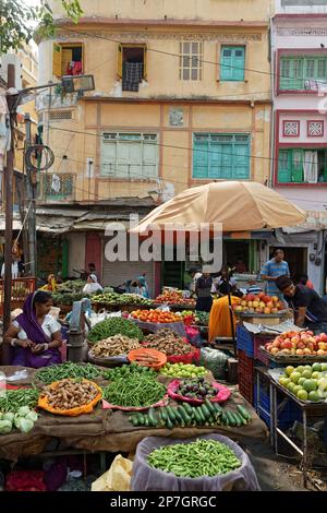 UDAIPUR, INDIEN, 5. November 2017 : der traditionelle Gemüsemarkt in Rajasthan. Stockfoto