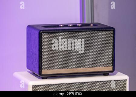 Bluetooth ® Wireless Speaker Music Technology Im Retro-Stil Stockfoto