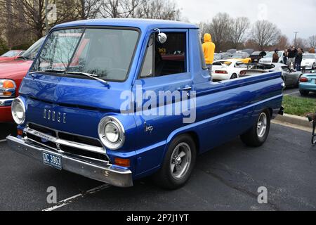 Ein 1966 A100 Dodge Pickup Truck, ausgestellt auf einer Autoausstellung. Stockfoto