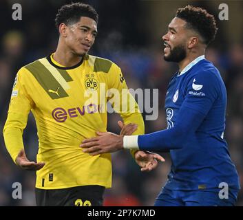 England, London, 07. März 2023 - Jude Bellingham von Borussia Dortmund und Reece James von Chelsea reagieren während der UEFA Champions League-Runde von 16 l. Stockfoto