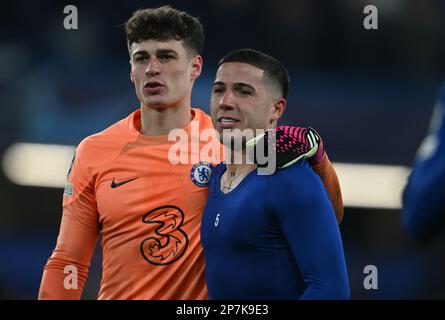 England, London, 07. März 2023 – Kepa Arrizabalaga und Enzo Fernandez von Chelsea feiern, nachdem sie die UEFA Champions League-Runde 16 gewonnen hatten Stockfoto