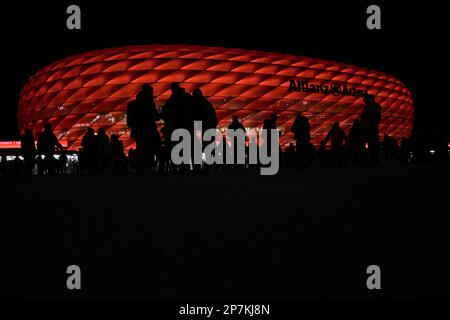 München, Deutschland. 08. März 2023. Fußball: Champions League, Bayern München - Paris Saint-Germain, K.O.-Runde, 16. Runde, zweite Beine, Allianz Arena: Das Stadion vor dem Spiel. Kredit: Sven Hoppe/dpa/Alamy Live News Stockfoto