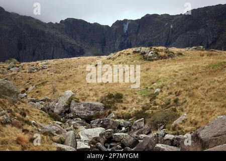 Der sogenannte "Teufels Küche befindet sich an der Spitze des Cwm Idwal (a Cirque oder Corrie) in der Glyderau Reichweite des Snowdonia National Park. Stockfoto