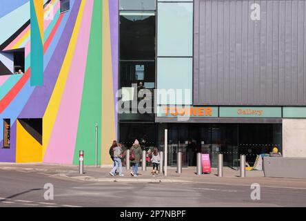 Das Towner Eastbourne. Kunstgalerie mit Weltklasse-Ausstellungen moderner und zeitgenössischer Kunst, im Winter Sonnenschein, in Eastbourne, East Sussex, Großbritannien Stockfoto