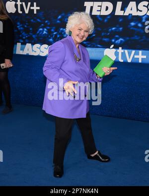 7. März 2023, Westwood, Kalifornien, USA: Annette Badland nimmt an der Apple Original Series „Ted Lasso“ Season 3 Premiere Teil. (Kreditbild: © Billy Bennight/ZUMA Press Wire) NUR REDAKTIONELLE VERWENDUNG! Nicht für den kommerziellen GEBRAUCH! Stockfoto