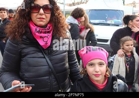 Rom, Italien. 08. März 2023. Eine Aufnahme der Demonstration zum Internationalen Frauentag, Rom, Italien, März 8 2023. (Foto: Elisa Gestri/SIPA USA) Kredit: SIPA USA/Alamy Live News Stockfoto