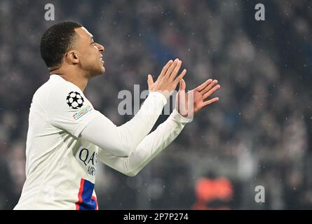 München, Deutschland. 08. März 2023. Fußball: Champions League, Bayern München - Paris Saint-Germain, Knockout-Runde, Runde 16, zweite Beine, Allianz Arena: Kylian Mbappe der PSG-Gesten. Kredit: Sven Hoppe/dpa/Alamy Live News Stockfoto