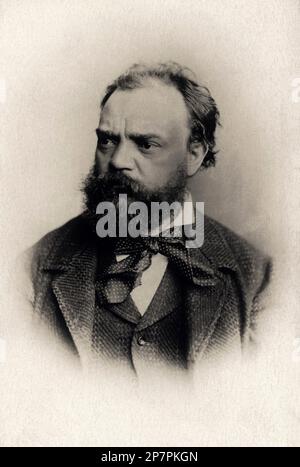 1880 c, ÖSTERREICH : der böhmische Komponist ANTONIN DVORAK ( 1841 - 1904 ). Er benutzt volkstümliche Themen , wie in seiner berühmten Oper RUSALKA . Auch in der NEW WORLD SYMPHONY , die er als Regisseur eines Konservatoriums in New York komponierte , wurden amerikanische Volksthemen verwendet . - COMPOSITORE - OPERA LIRICA - CLASSICA - KLASSISCH - PORTRAIT - RITRATTO - MUSICISTA - MUSICA - Bart - barba - Kragen - colletto - Krawatte - Cravatta - Polkadots - pois - ARCHIVIO GBB Stockfoto