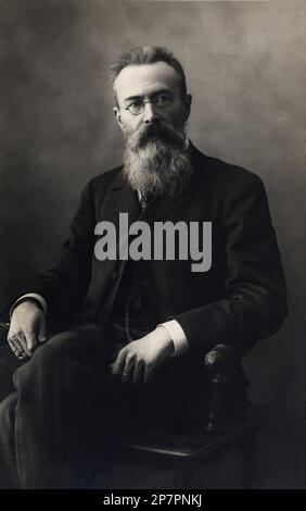 1895 c, RUSSLAND : der russische Komponist und Lehrer NIKOLAI RIMSKY KORSAKOV ( 1844 - 1908 ). Mitglied DER FÜNF. Als sehr aktiver Komponist der Oper , einschließlich SADKO und DER SCHNEEMÄDCHEN , schrieb er auch das berühmte Orchesterwerk SCHEHERAZADE . - Rimsky-Korssakov - DIRETTORE D' ORCHESTRA - COMPOSITORE - OPERA LIRICA - CLASSICA - KLASSISCH - PORTRÄT - RITRATTO - MUSICISTA - MUSICA - barba - Bart - CRAVATTA - KRAWATTE - RIMSKY-KORSAKOV - Linse - Occhiali - Brillen - ARCHIVIO GBB Stockfoto