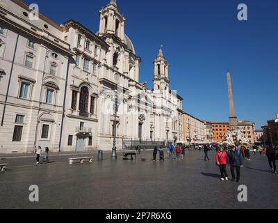 Piazza Navona mit der Kirche Sant'Agnese in Agone im Stadtzentrum von Rom, Latium, Italien Stockfoto