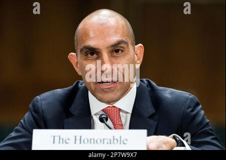 Washington, Usa. 08. März 2023. Rostin Behnam, Chairman, Commodity Futures Trading Commission (CFTC), sprach bei einer Anhörung des Senats für Gesundheit, Bildung, Arbeit und Pensionen am US-Kapitol. Kredit: SOPA Images Limited/Alamy Live News Stockfoto