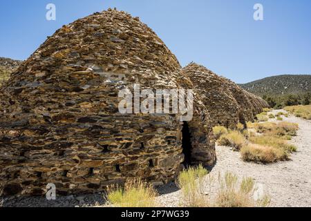 Eine Reihe alter Öfen im Death Valley-Nationalpark Stockfoto