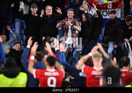 Rom, Italien. 07. März 2023. AZ ALKMAAR-Fans während des UEFA Conference League-Spiels zwischen SS Lazio und Az Alkmaar im Stadio Olimpico am 7. März 2023 in Rom, Italien. (Foto: Gennaro Masi/Pacific Press) Kredit: Pacific Press Media Production Corp./Alamy Live News Stockfoto