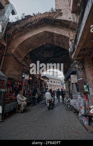 Das Delhi Gate befindet sich im Osten der Stadt gegenüber von Delhi, der Hauptstadt des Mogul-Reiches. Es war die Hauptpassage der Mogul-Könige Stockfoto