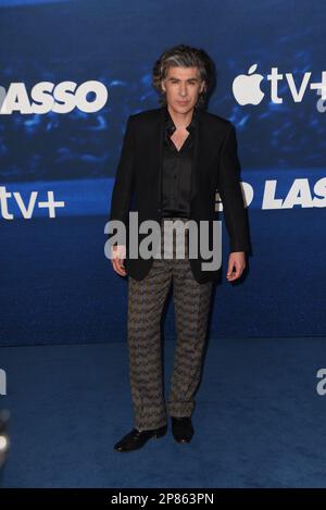 James Lance nimmt an der Premiere der Staffel 3 „Ted Lasso“ Teil. Stockfoto