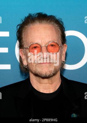 Los Angeles, Usa. 08. März 2023. Bono, auf der Disney-Premiere von Bono & The Edge: A Sort of Homecoming, mit Dave Letterman im Orpheum Theater in Los Angeles, CA, USA am 8. März 2022. Foto: Fati Sadou/ABACAPRESS.COM Kredit: Abaca Press/Alamy Live News Stockfoto