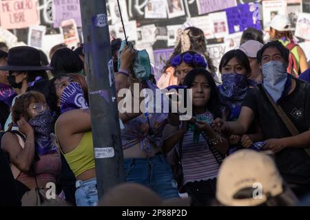 Nicht Exklusiv: 08. März 2023. Mexiko-Stadt, Mexiko: Im März 8 gingen Tausende mexikanischer Frauen auf die Straßen von Mexiko-Stadt. Als Teil des Kampfes Stockfoto