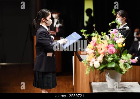 Die japanische Tischtennisspielerin Miyuu Kihara nimmt am 6. März 2023 an ihrer Abschlussfeier für die Seisa Kokusai High School in Japan Teil. Kredit: Itaru Chiba/AFLO/Alamy Live News Stockfoto