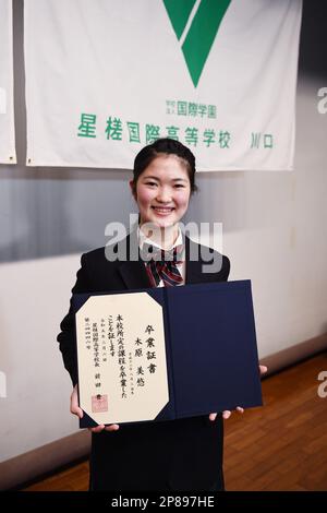 Die japanische Tischtennisspielerin Miyuu Kihara nimmt am 6. März 2023 an ihrer Abschlussfeier für die Seisa Kokusai High School in Japan Teil. Kredit: Itaru Chiba/AFLO/Alamy Live News Stockfoto