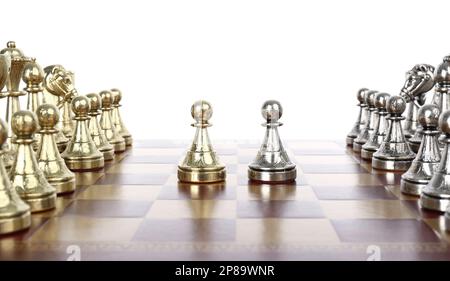 Schachfiguren auf einem Holzbrett vor weißem Hintergrund Stockfoto