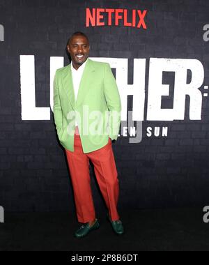 New York City, USA. 08. März 2023. Idris Elba nimmt an der New Yorker Premiere „Luther: The Fallen Sun“ Teil, die am 8. März 2023 im Pariser Theater in New York City, NY, stattfindet © Steven Bergman/AFF-USA.COM Kredit: AFF/Alamy Live News Stockfoto