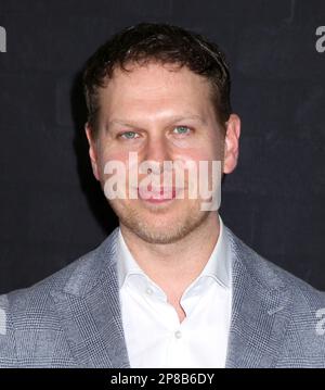 New York City, USA. 08. März 2023. Thomas Coombes nimmt an der New Yorker Premiere „Luther: The Fallen Sun“ Teil, die am 8. März 2023 im Paris Theater in New York City, NY, stattfindet © Steven Bergman/AFF-USA.COM Kredit: AFF/Alamy Live News Stockfoto