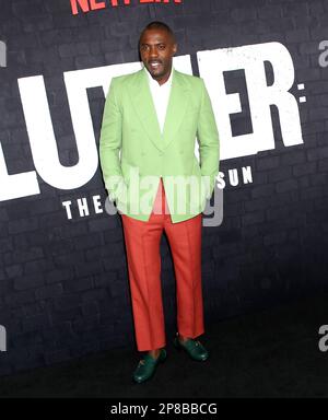 New York City, USA. 08. März 2023. Idris Elba nimmt an der New Yorker Premiere „Luther: The Fallen Sun“ Teil, die am 8. März 2023 im Pariser Theater in New York City, NY, stattfindet © Steven Bergman/AFF-USA.COM Kredit: AFF/Alamy Live News Stockfoto