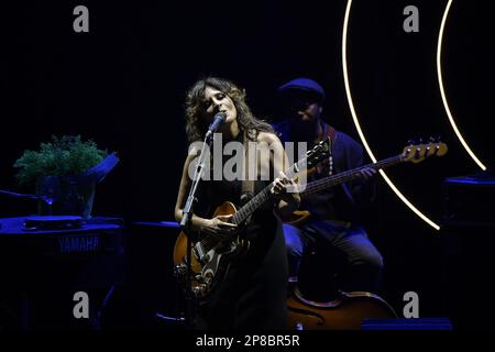 Rom, Italien. 08. März 2023. Chiara Civello tritt während der âSono come sonoâ live im Auditorium Parco della Musica in Rom auf, Italien, am 8. März 2023 Kredit: Independent Photo Agency/Alamy Live News Stockfoto
