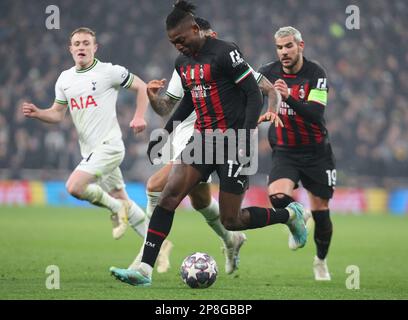 Rafael Leao von AC Mailand während der UEFA Champion League-Runde 16 - Fußballspiel mit 2. Beinen zwischen Tottenham Hotspur und AC Mailand bei Tottenham Hotspur Stockfoto