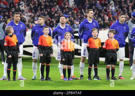 München, Deutschland. , . PSG-Team aufstellen, 99. Gianluigi DONNARUMMA, Wächter, 2. Achraf HAKIMI, 4. Sergio RAMOS, 5. MARQUINHOS, 6. Marco VERRATTI, 7. Kylian MBAPPE, 8. Fabian RUIZ, 15. Danilo PEREIRA, 17. VITINHA, 25. Nuno MENDES, 30. Lionel MESSI, FOOTBALL, UEFA CHAMPIONS LEAGUE, FC Bayern Muenchen vs PSG, Paris Saint Germain, Runde mit 16 2. Etappen am Mittwoch, 8. März 2023 in München im Fußballstadion der Allianz Arena, Ergebnis 2:0, (Foto: © Arthur THILL/ATPimages) (THILL Arthur/ATP/SPP) Guthaben: SPP Sport Press Photo. Alamy Live News Stockfoto