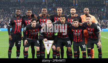 AC Mailand Team Shooting, früherer Kick-off Back Row:- Fikayo Tomori von AC Milan Pierre Kalulu, Rafael Leao von AC Milan Malick Thiaw von AC Milan Olivier Girou Stockfoto