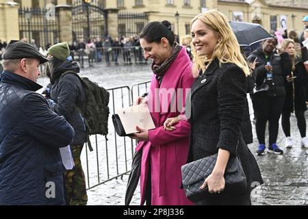 Prag, Tschechische Republik. 09. März 2023. Geladene Gäste kommen zur Amtseinführung des designierten Präsidenten Petr Pavel am 9. März 2023 in der Prager Burg. Auf dem Foto Miss World 2006 Tatana Kucharova (rechts). Kredit: Ondrej Hajek/CTK Photo/Alamy Live News Stockfoto