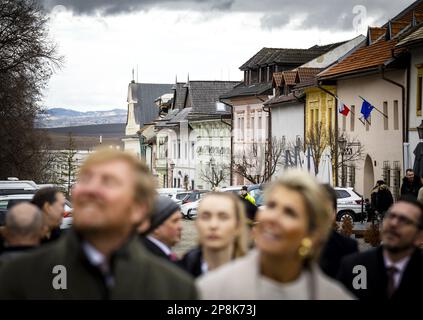 SPISSKA SOBOTA - König Willem-Alexander und Königin Maxima besuchen den Marktplatz in der historischen Stadt Spisska Sobota am dritten Tag des dreitägigen Staatsbesuchs in der Slowakei. ANP REMKO DE WAAL niederlande raus - belgien raus Stockfoto