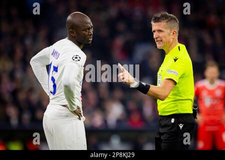 Munic, Deutschland. 8. März 2023. Danilo Pereira (PSG) Schiedsrichter Daniele Orsato Bayern Munic - Paris Saint Germain Bayern München - Paris St Germa Stockfoto