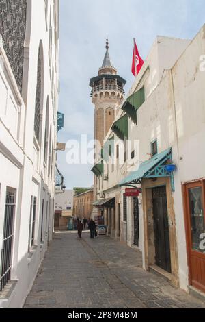 Tunis, Tunusia, Minarett der Youssef-Dey-Moschee im Medina-Viertel von Tunis Stockfoto