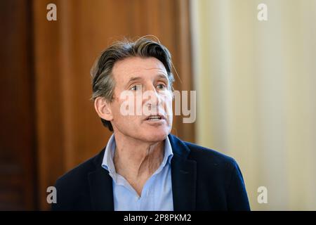 RIGA, LETTLAND. 9. März 2023 Sebastian Coe, Präsident der Leichtathletik (IAAF) nach der Pressekonferenz der bevorstehenden Halbmarathon-Weltmeisterschaft in Riga. Stockfoto