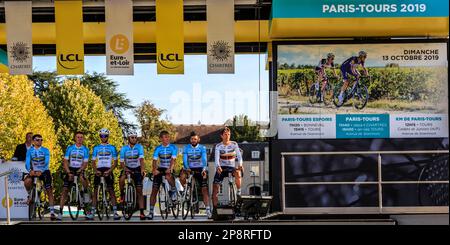 Chartres, Frankreich - 13. Oktober 2019: Team Delko-Marseille Provence ist auf dem Podium in Chartres, während der Team-Präsentation vor dem Herbst Frenc Stockfoto