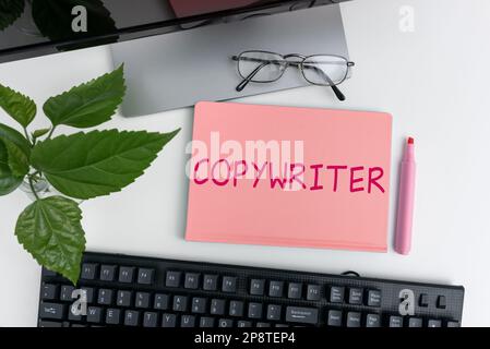 Inspiration für den Schriftsteller. Geschäftsübersicht Schreiben des Textes von Werbung oder Werbematerial Stockfoto